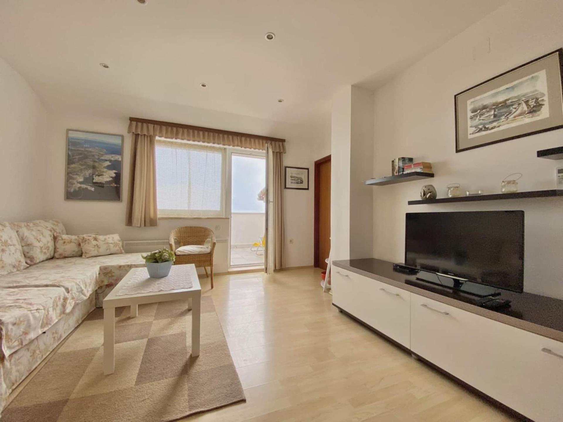 Family Apartments Viva Close To The Beach Крк Екстер'єр фото