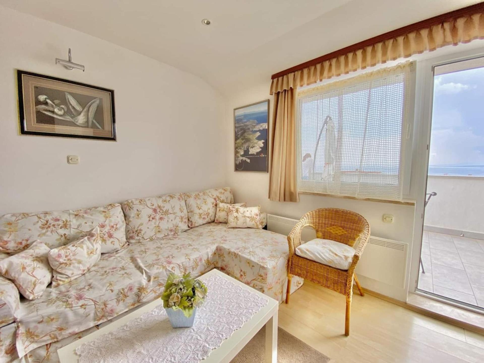 Family Apartments Viva Close To The Beach Крк Екстер'єр фото
