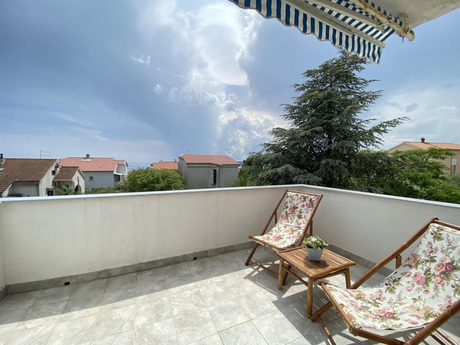 Family Apartments Viva Close To The Beach Крк Екстер'єр фото