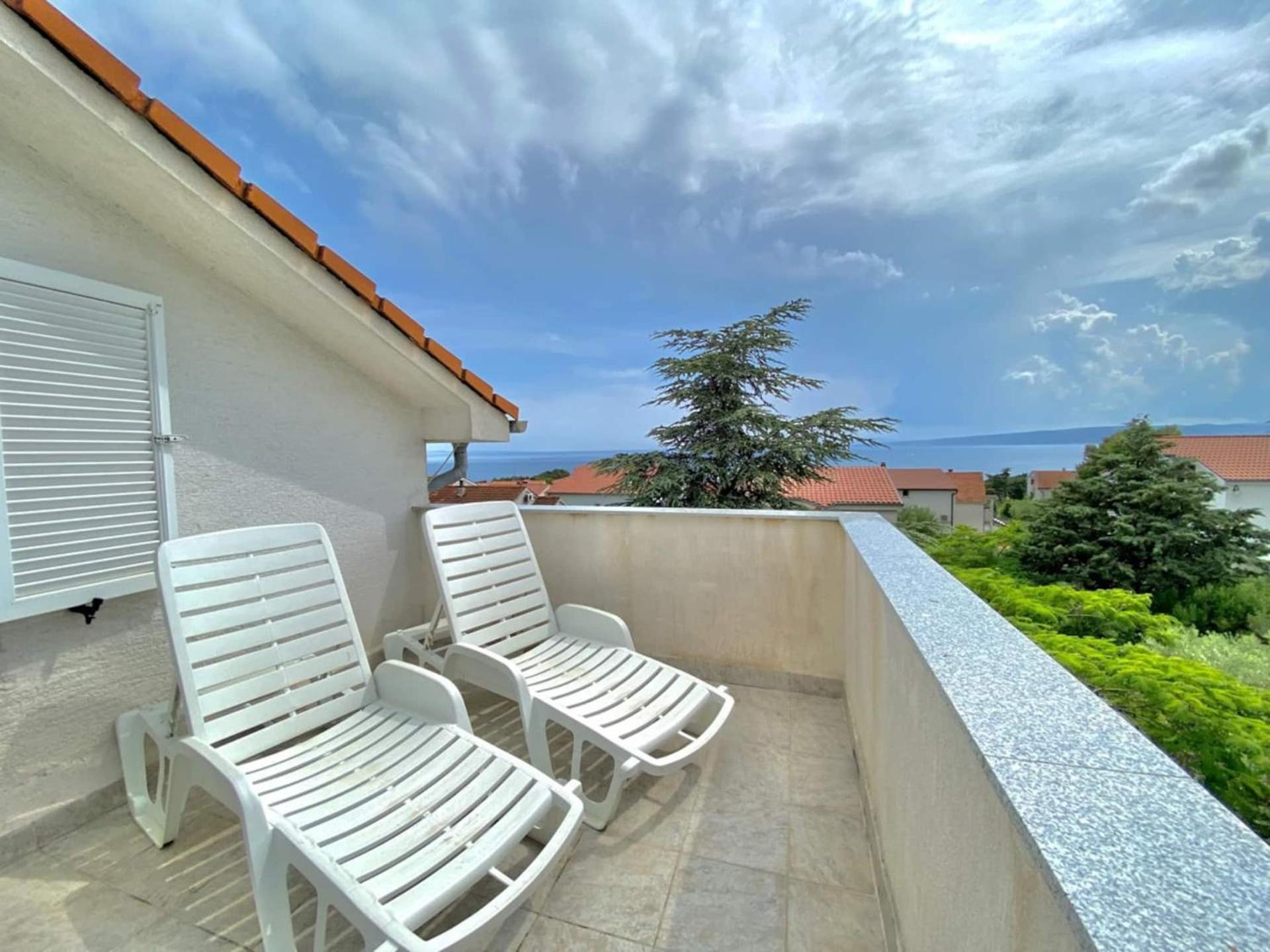 Family Apartments Viva Close To The Beach Крк Екстер'єр фото