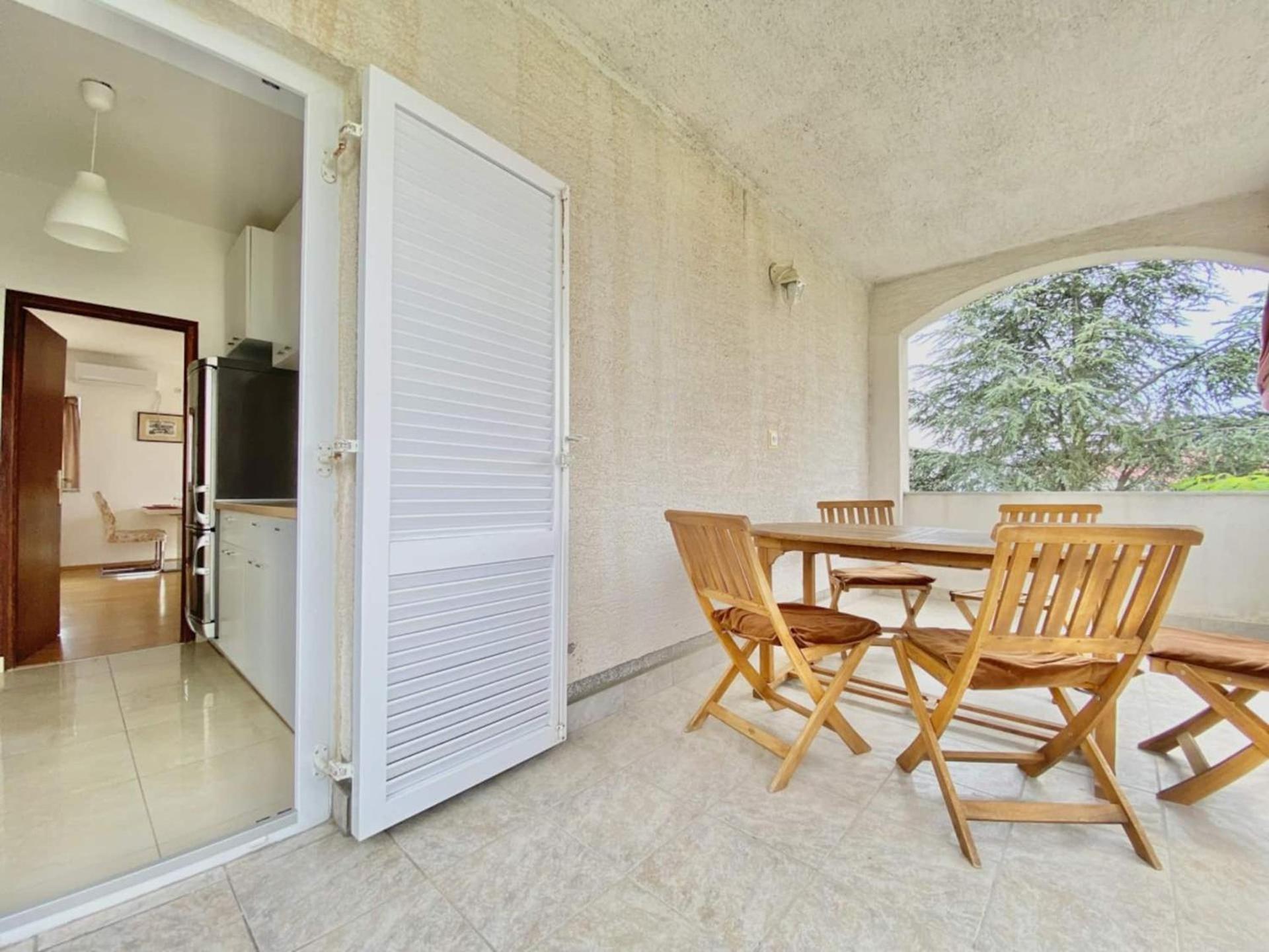 Family Apartments Viva Close To The Beach Крк Екстер'єр фото