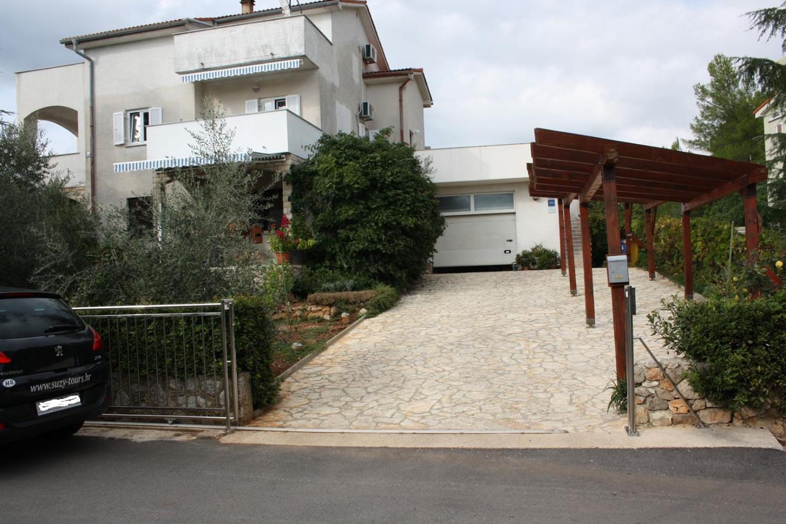 Family Apartments Viva Close To The Beach Крк Екстер'єр фото